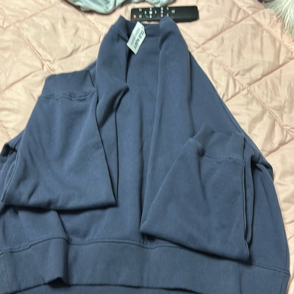 Old Navy Petite crewneck